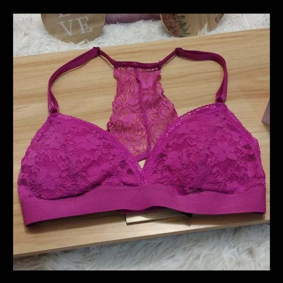 XOXO Lace Bralette in Magenta Padded Small - Picture 7 of 7